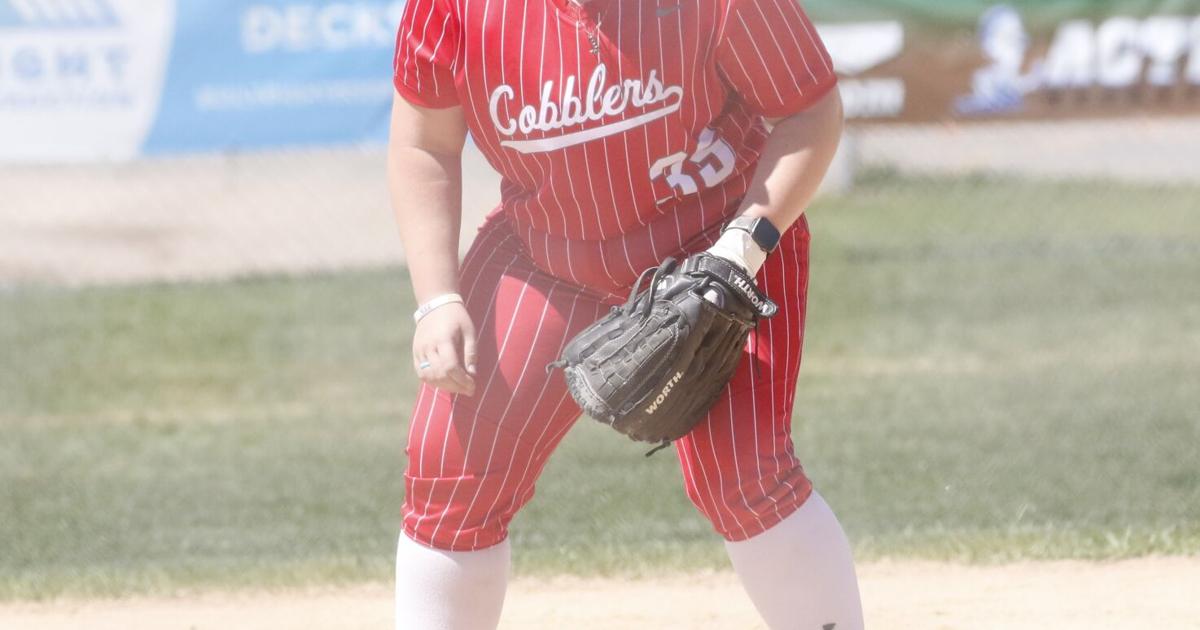 Central softball #39 I.JPG