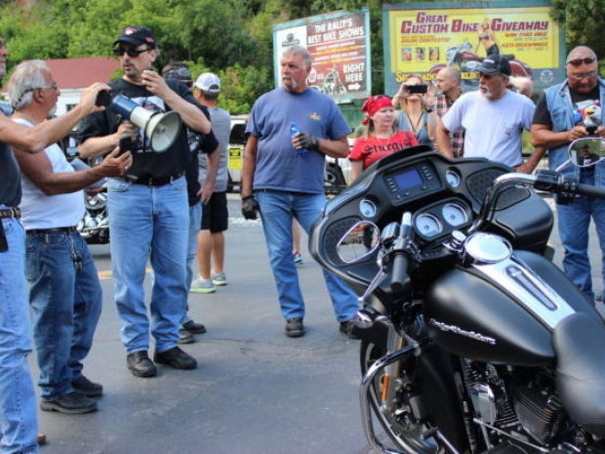 Harley Davidson Reveals Road Glide Model In Deadwood News Rapidcityjournal Com Harley Davidson Reveals Road Glide Model In Deadwood News Rapidcityjournal Com