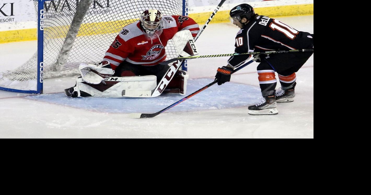 THE SHERIFF ON THE ICE: GARRETT KLOTZ”