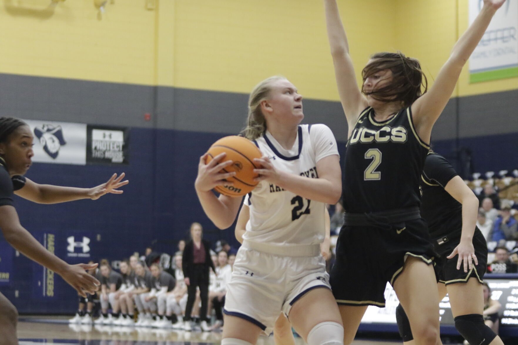COLLEGE ROUNDUP Piper Bauers 22 points carry Hardrocker women to first photo