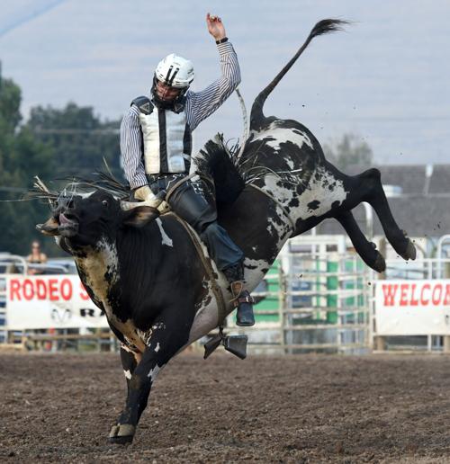 081017 bull riding gallery4.jpg