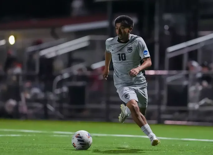 Wolves Get Non-Conference Win Against Jimmies