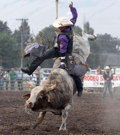 081017 bull riding gallery14.jpg