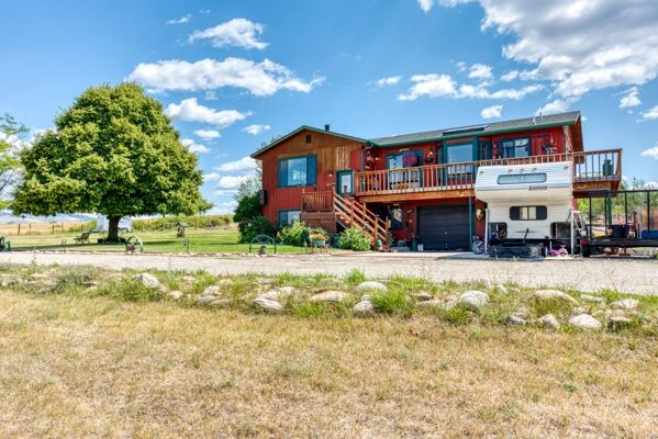 3 Bedroom Home in Hamilton - $579,000