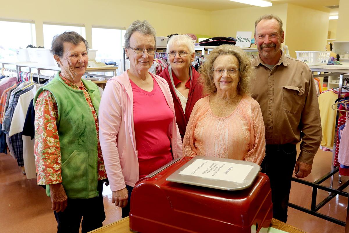 Clothes Closet Volunteers Keep Stevensville Nonprofit Running Smoothly Local News Ravallirepublic Com