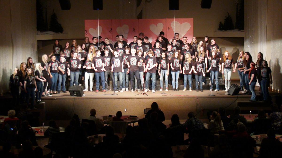 Hamilton High School choir gives Valentine dinner show performances