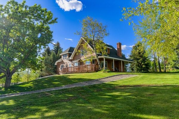 3 Bedroom Home in Hamilton - $789,000