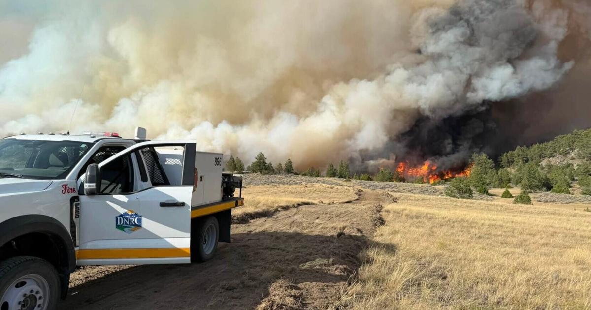 Crews battling 1,000-acre fire in Stillwater County