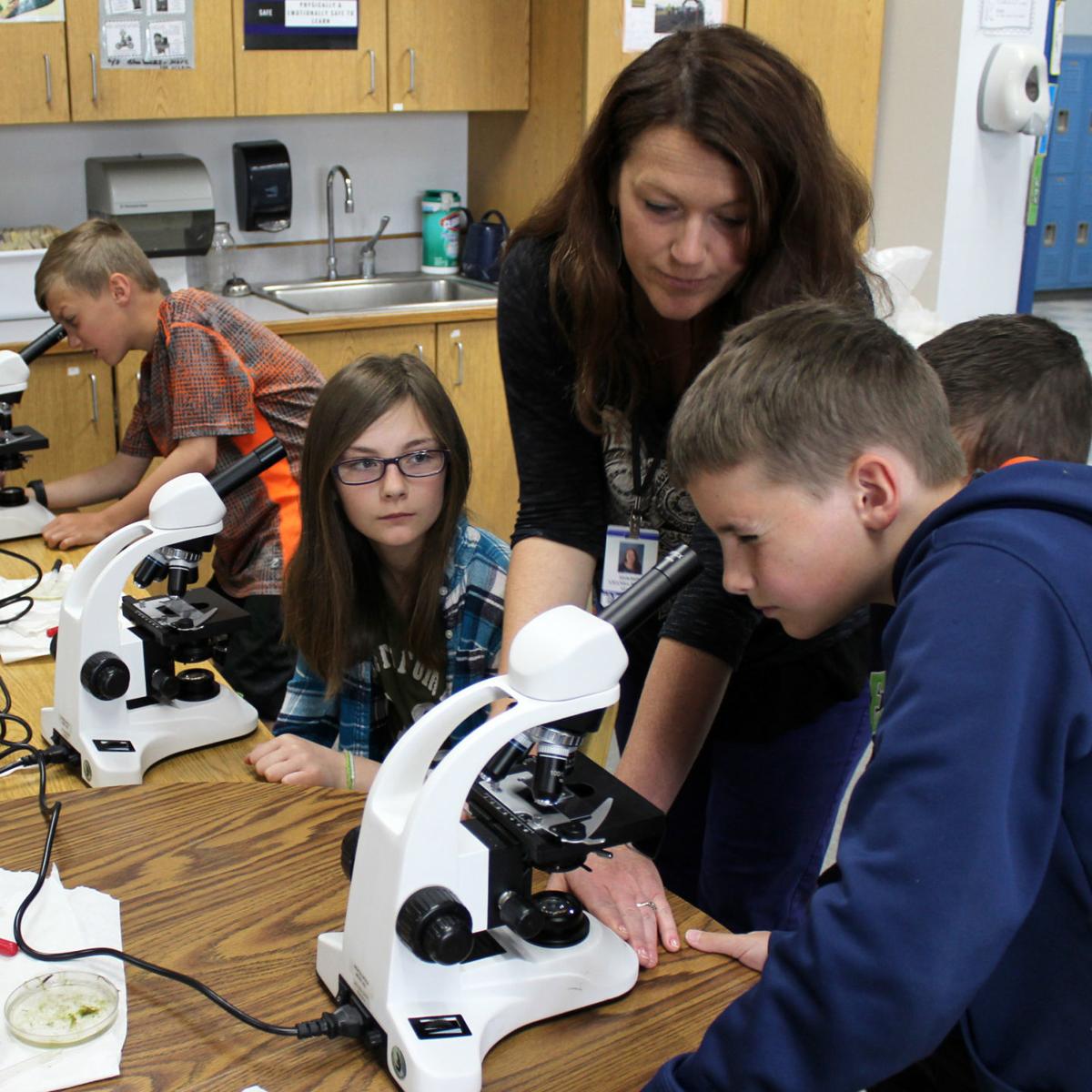 Corvallis Middle School receives new microscopes thanks to community
