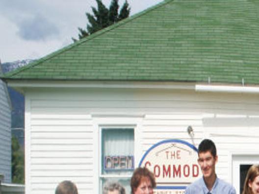 Commod Thrift Store Awards Two 3 000 Scholarships Local News Ravallirepublic Com