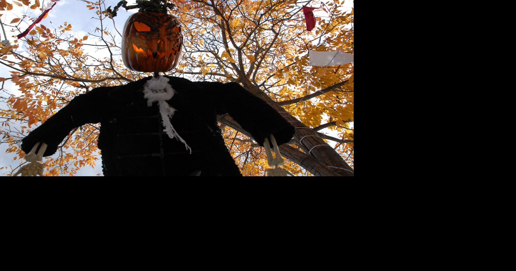 Stevensville scarecrow festival lines streets