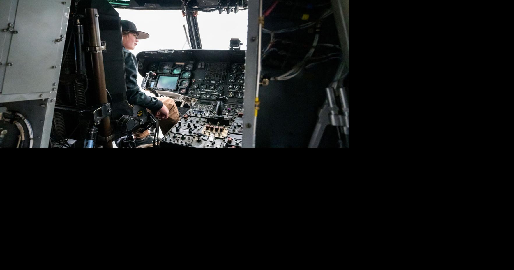 PHOTOS: Community members tour CH-53E Super Stallion helicopters in Hamilton
