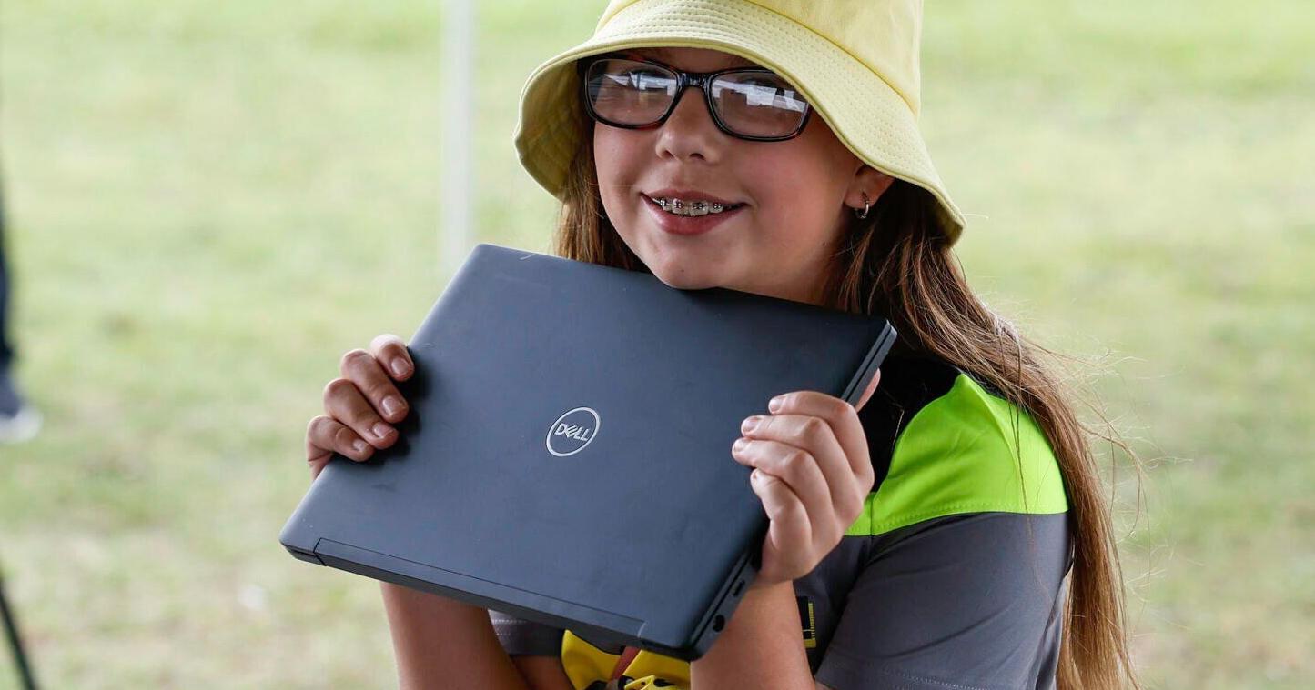 Fifty refurbished laptops handed out to students - Vimarsana News