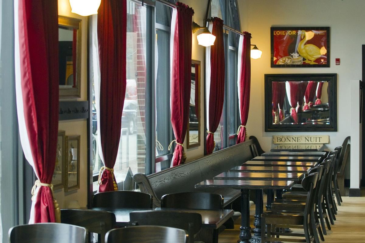 Restaurant serves Frenchinspired brunch, cocktails Food record