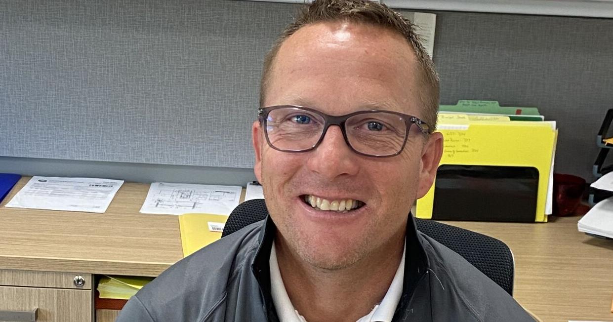 McKenna completes second week as Elk Rapids superintendent - Vimarsana News