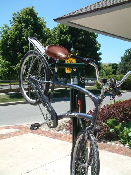 public bike repair stand