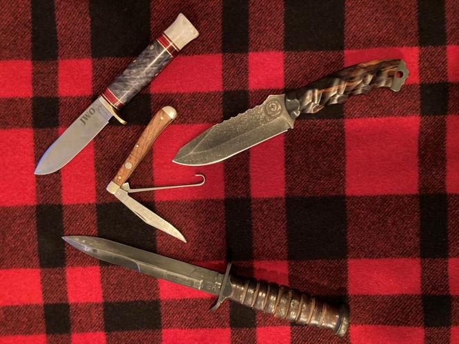 Camillus Angler and Hunter Fowl/Fish Fixed Blade Knife w/ Sheath