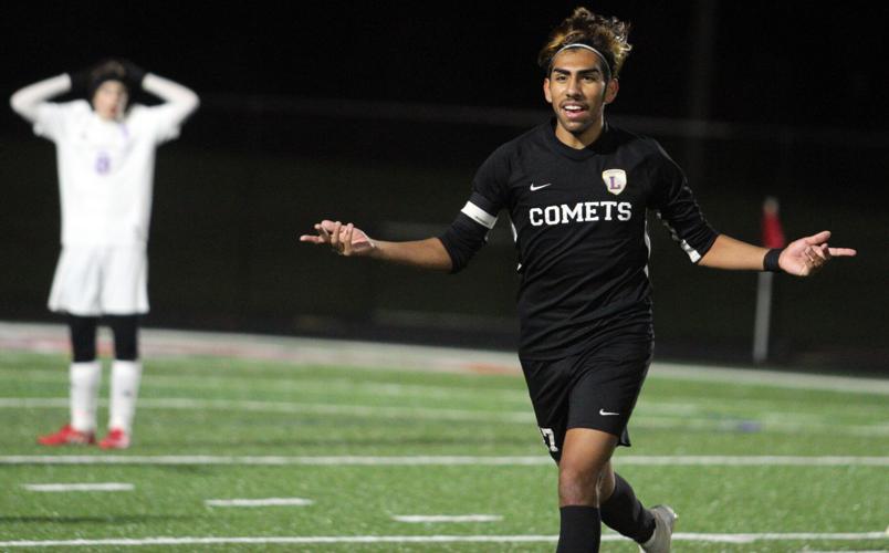 Comet Soccer Teams Aim for Conference Titles - News Center