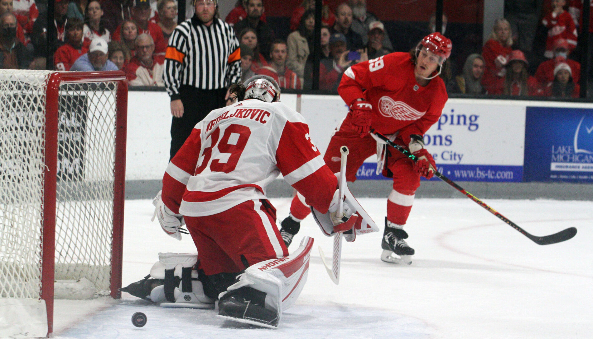 red wings red and white game