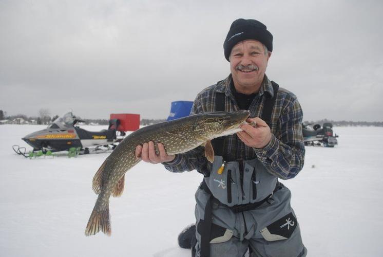 Saginaw Walleye Ice Fishing by Bob Gwizdz – Great Lakes Angler