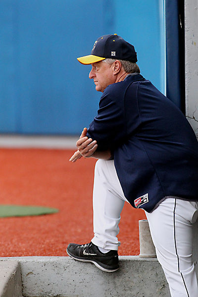 Beach Bums win in 10th on Lawson's 