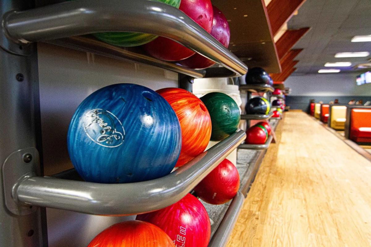 Lucky Jack's and Incredible Mo's weekly bowling leaders 03/02/2020