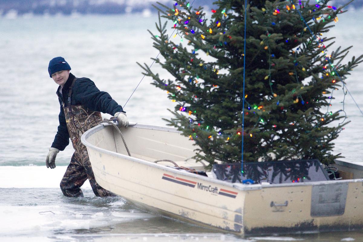 Glen Arbor resident assembles 'floating' Christmas tree Local News