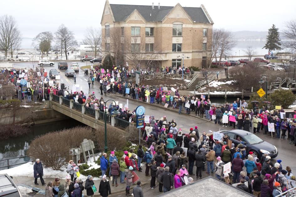 Thousands gather for Traverse City Women's March News