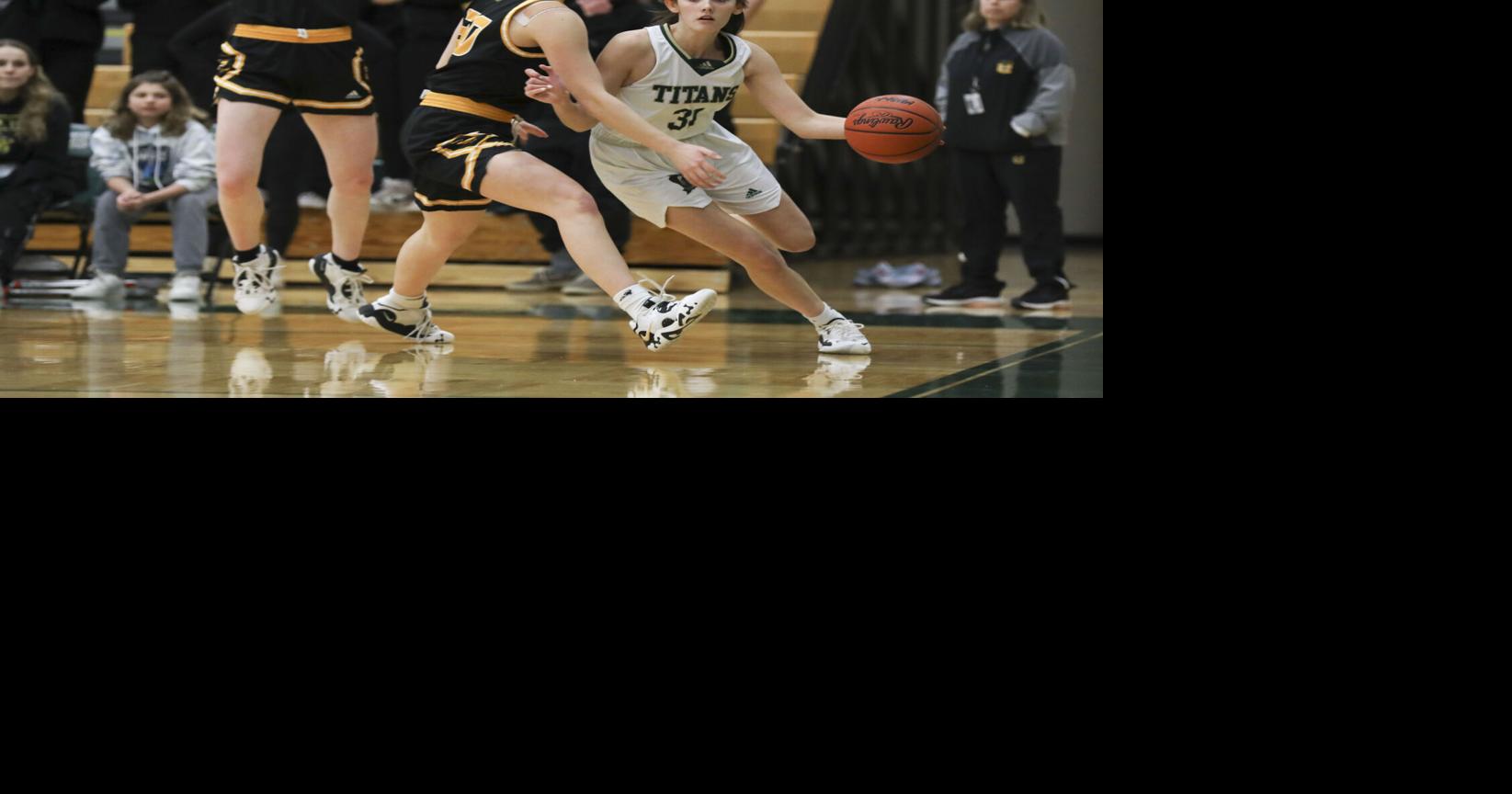 Traverse City Central topples Traverse City West 40-17, sweeps season ...