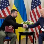 Biden apologizes for holding approval of weapons for Ukraine in Paris meeting with Zelenskyy