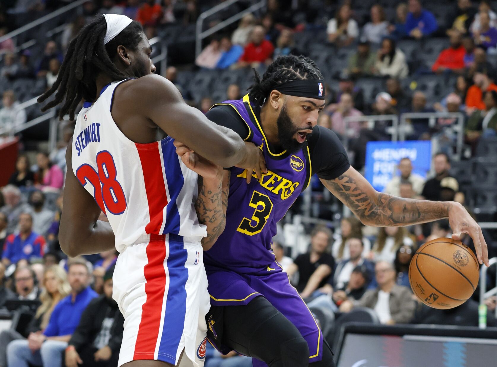 Lakers Star Anthony Davis Hurts Left Ankle In Loss To Pistons, Another ...