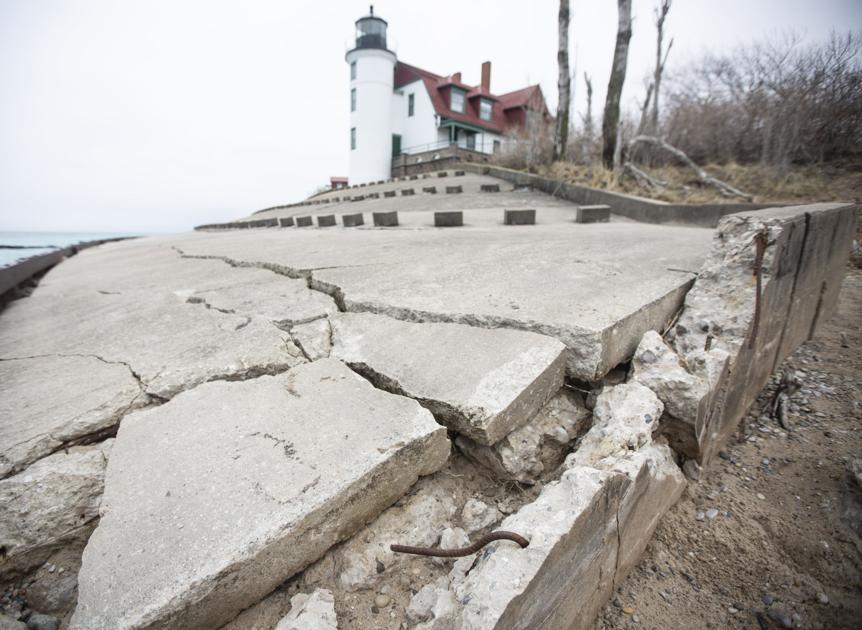Experts say humans can't control Great Lakes water levels - Traverse City Record Eagle