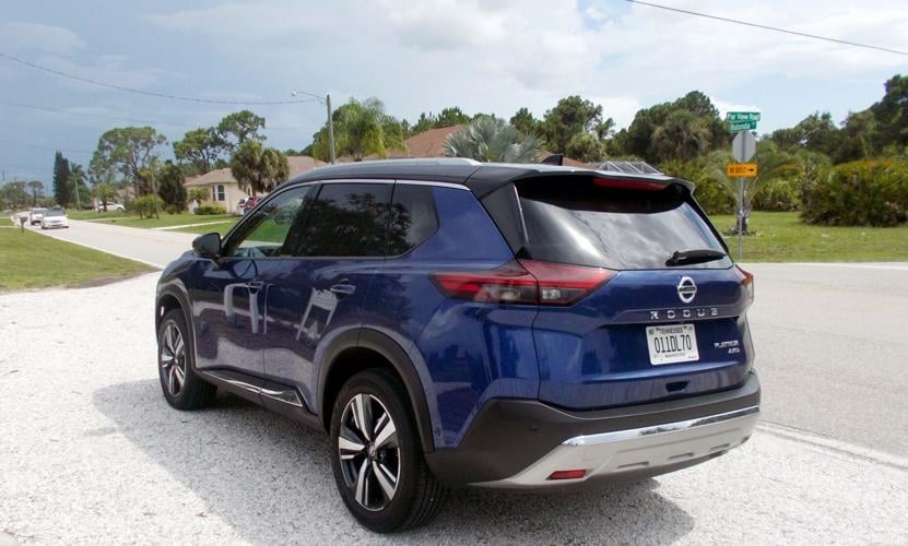 Nissan's 2021 Rogue Shows How Wireless CarPlay Is a Game Changer