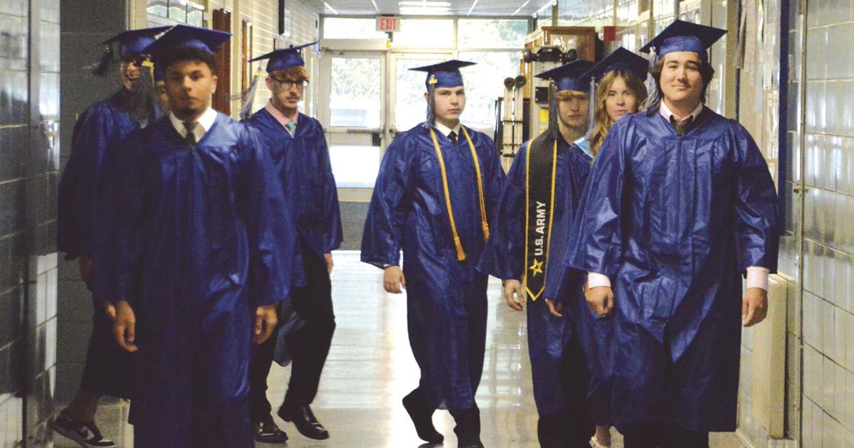 Set Off Into RHS grads set off into the world with words of wisdom | News ...
