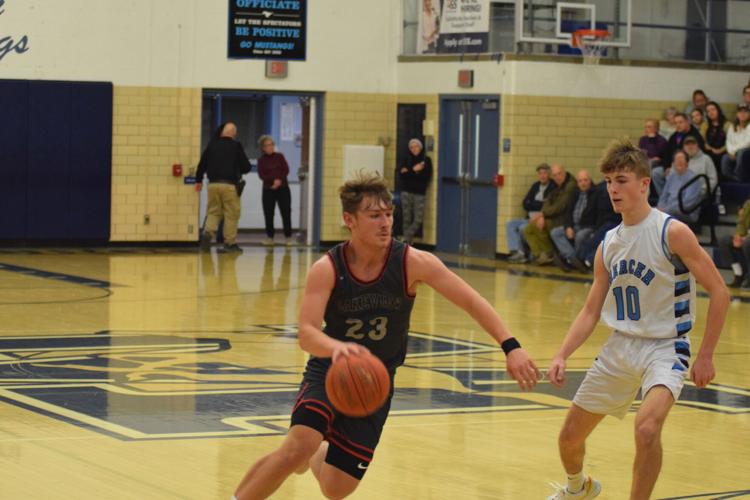 Mustangs trample Sailors in 63-45 win | Sports | recordargusnews.com