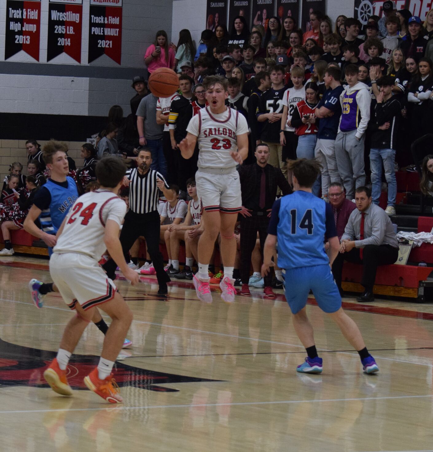 Mercer stays at top of Region 2 with 48-32 win over Sailors | Sports ...
