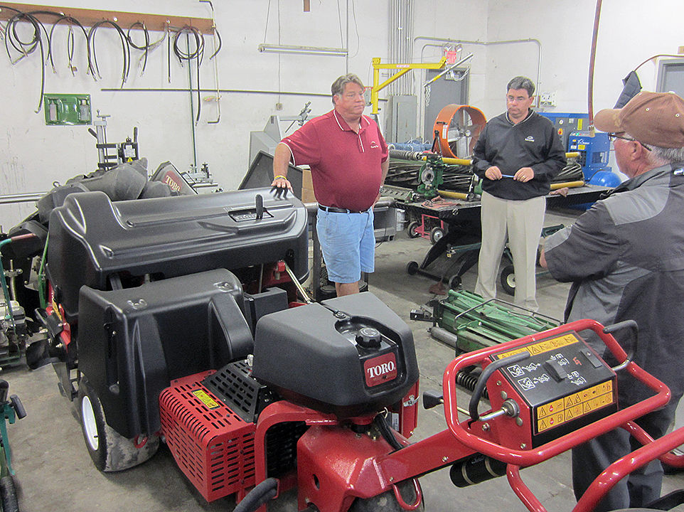 Golf Maintenance Facility Tour Informative Sun Lakes Life 