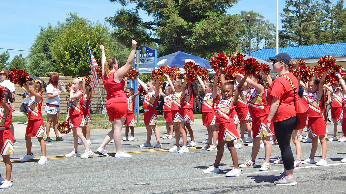 Cherry Festival parade delights those of all ages Entertainment