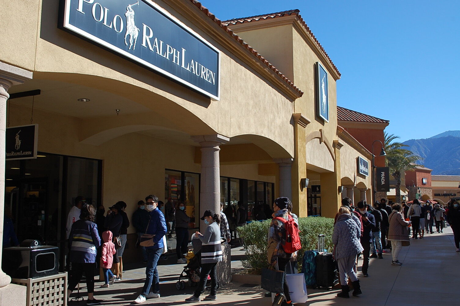 What's The Big Deal? Shoppers Swarm Cabazon Despite Pandemic | News ...