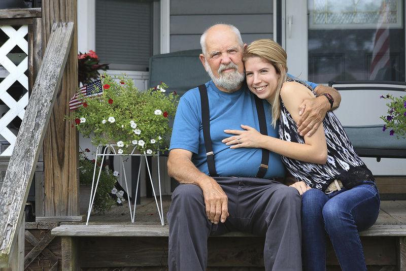 Wedding Photo Goes Viral Life Register Herald Com