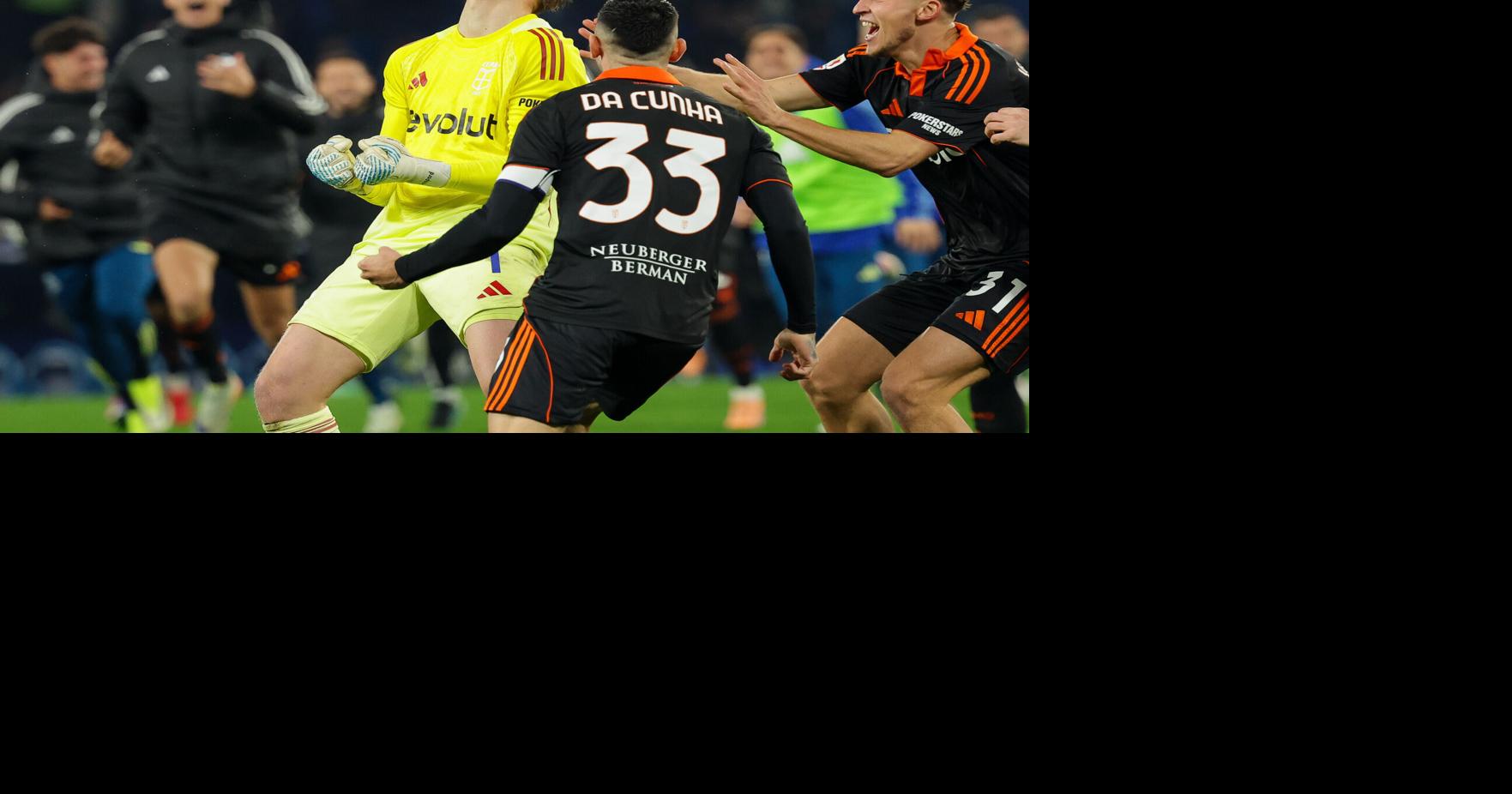 Como beats Napoli on penalties to advance to Coppa Italia semifinals