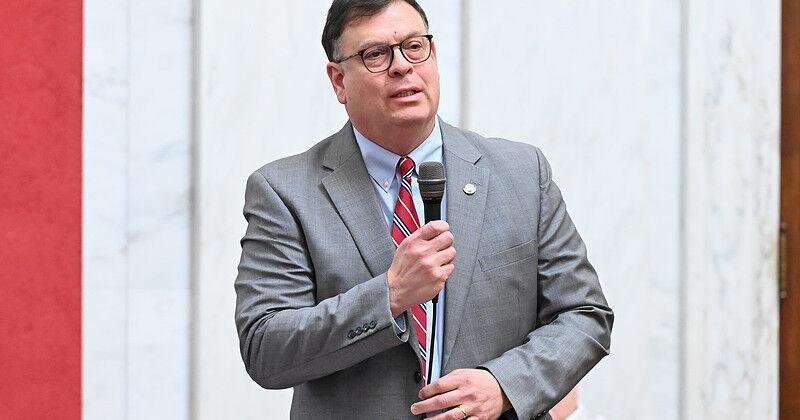 WV Senate passes law enforcement safety bill; Democrat says it could ban filming immigration agents