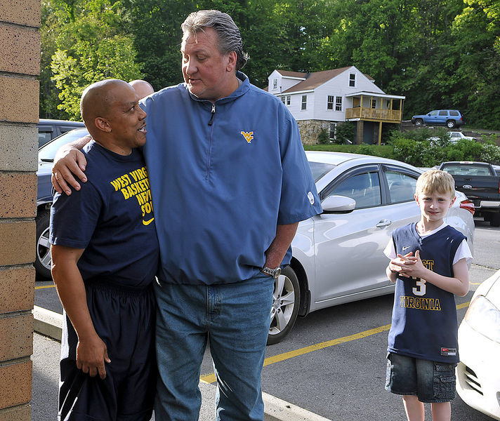 West Virginia coaches make rowdy caravan stop at Beckley's Calacino's