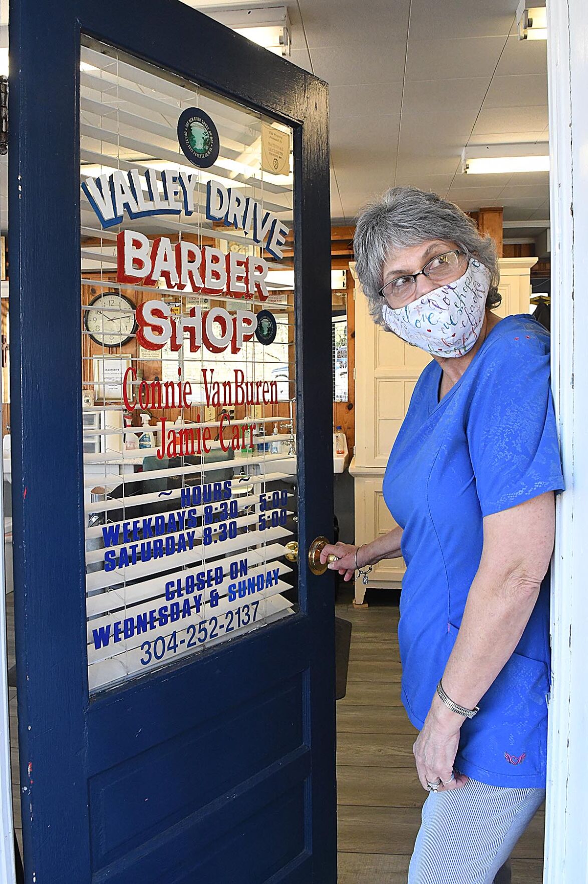 111720 Valley Drive Barber Shop 2.jpg