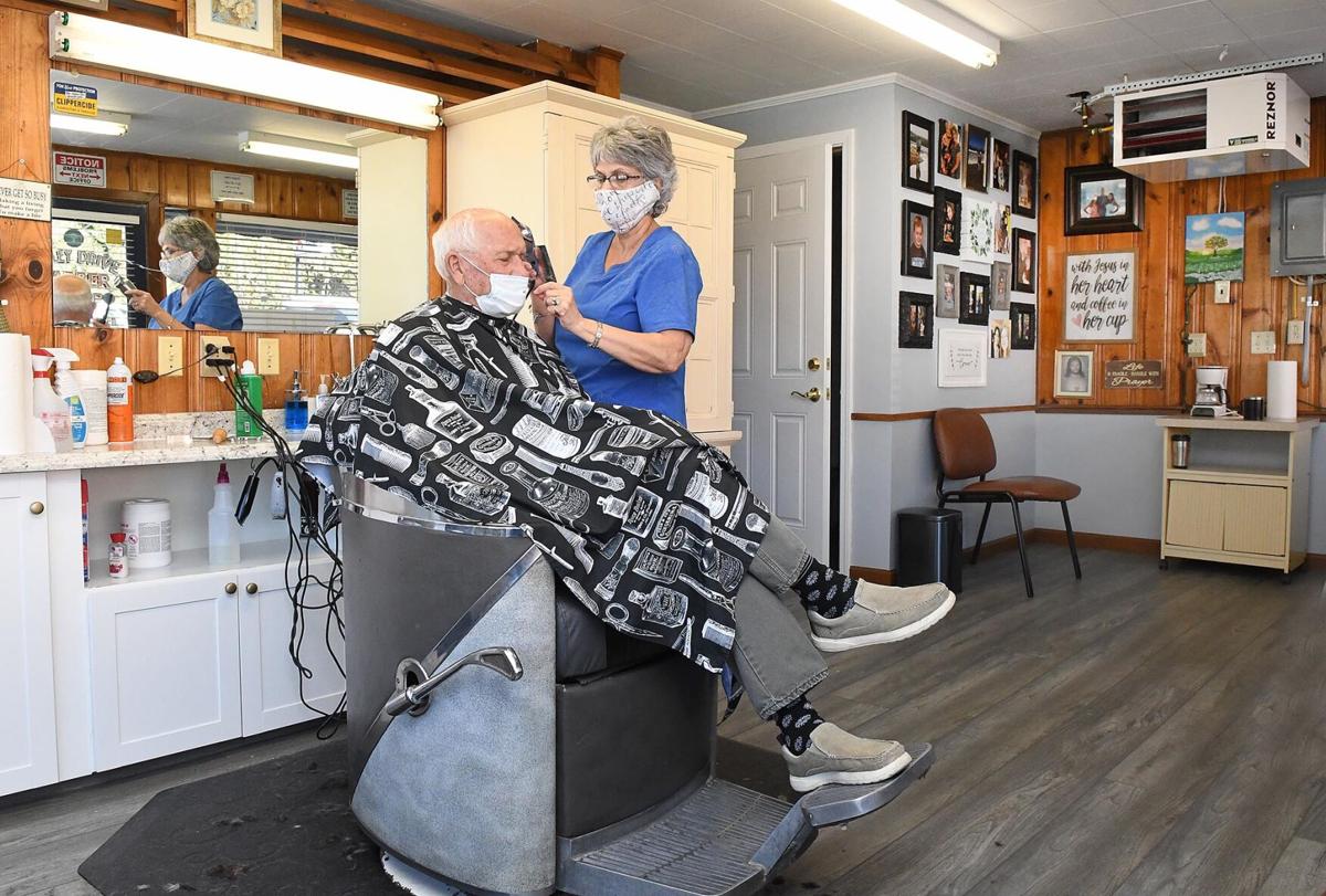 111720 Valley Drive Barber Shop 4.jpg