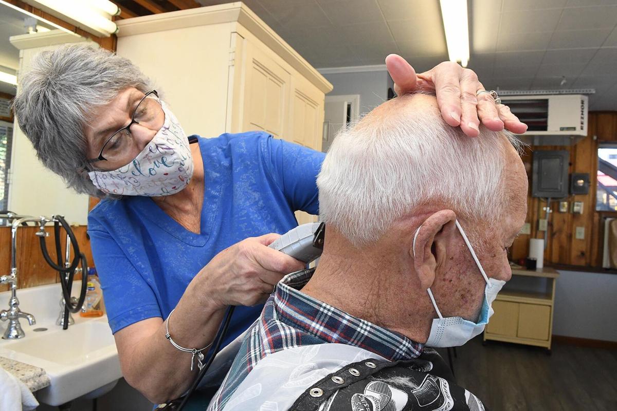111720 Valley Drive Barber Shop 5.jpg