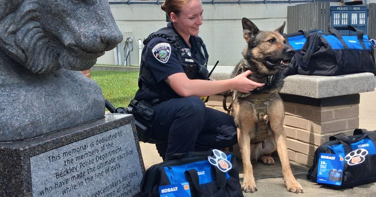 Little Caesar's Pizza Pizza Paws campaign donates to Beckley Police Department