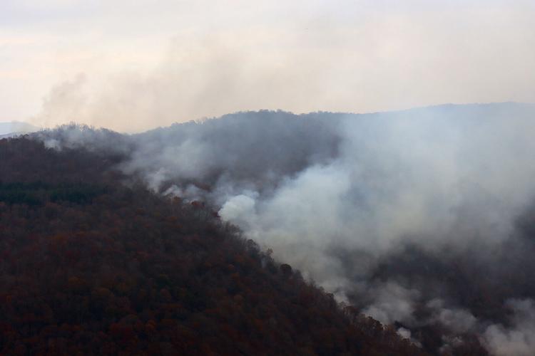 New River Gorge National Park and Preserve - Steep Valley Fire update: The  fire has consumed 1550 acres and has been actively burning in extremely  steep, rugged terrain through a mixed hardwood