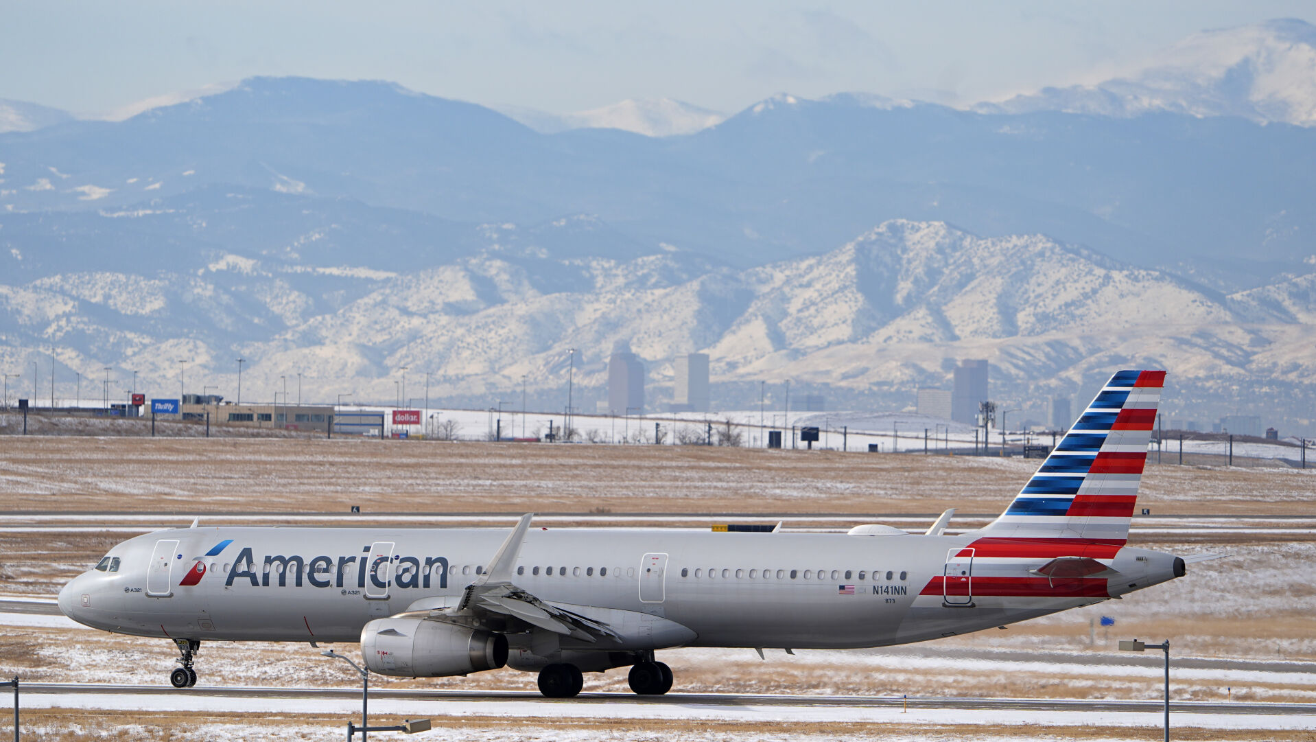 American Airlines Tests Boarding Technology That Audibly Shames Line ...