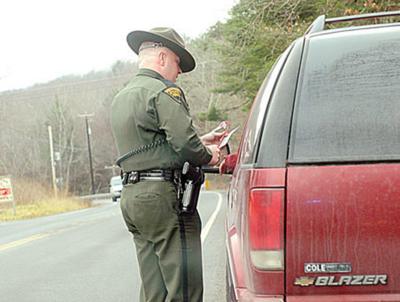 Santas? W.Va. state troopers hand out $100 bills instead of tickets | News  | register-herald.com